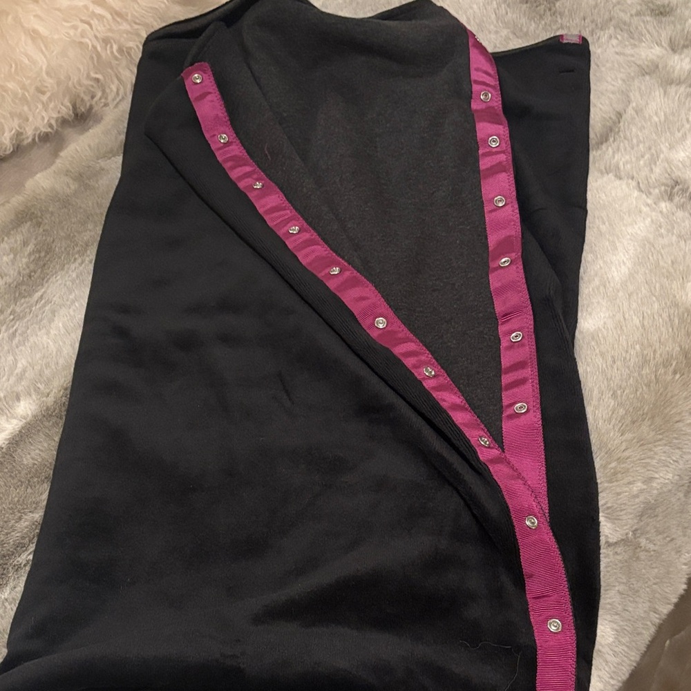 Lululemon Black and Pink Snap-Button vinyasa, scarf /Shawl